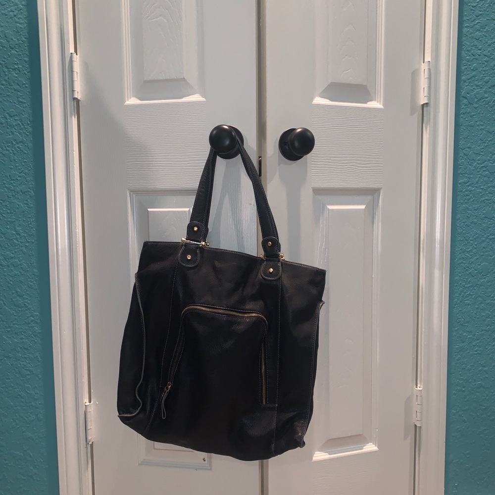 ✅✅SOLD✅✅Liz Clairborne 100% leather black tote